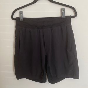 Black lulu shorts size medium - great condition!!